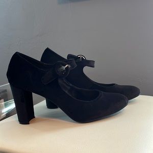 🖤👠Velvet heels 👠🖤